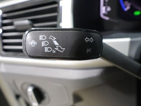 Used 2023 Volkswagen Atlas Cross Sport SEL R-Line AWD/4WD image 36