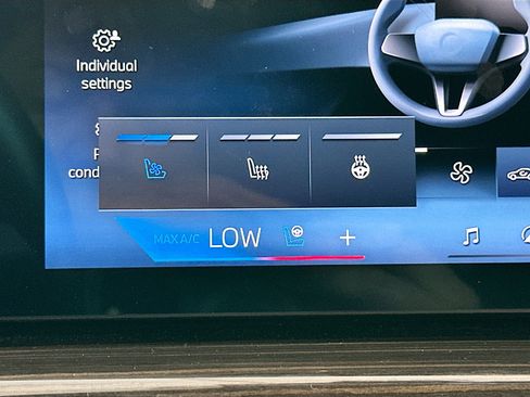 Certified 2024 BMW X7 xDrive40i w/ Executive Package AWD/4WD image 21