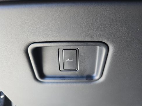 Certified 2024 Land Rover Range Rover Long Wheelbase Autobiography image 27