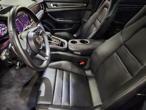 Used 2023 Porsche Panamera image 30