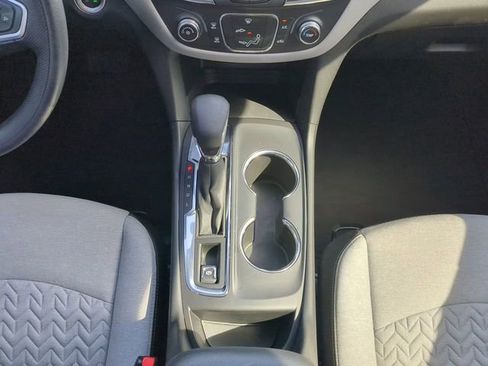 Used 2022 Chevrolet Equinox LS image 21