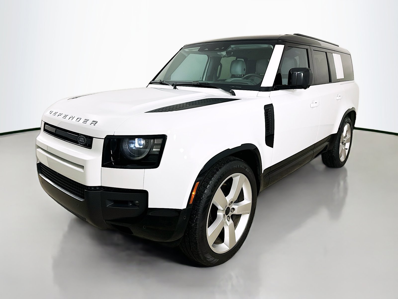 New 2026 Land Rover Defender 130 X-Dynamic SE AWD/4WD image 1