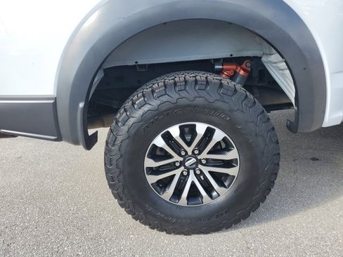 Used 2019 Ford F150 Raptor w/ Equipment Group 801A Mid image 9