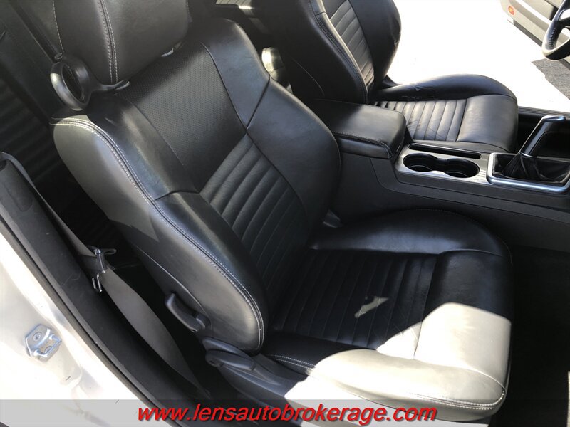 Used 2010 Dodge Challenger R/T RWD image 23