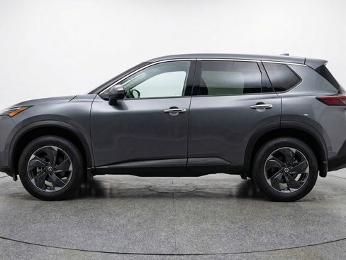 Used 2025 Nissan Rogue SV image 5