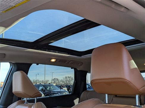 Used 2024 INFINITI QX60 Sensory image 12