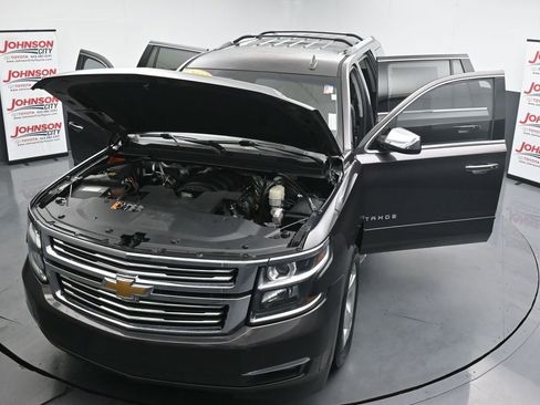 Used 2018 Chevrolet Tahoe Premier AWD/4WD image 40