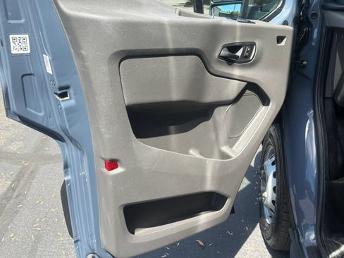 Used 2021 Ford Transit 350 DRW RWD image 21