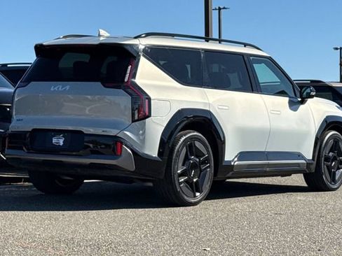 Certified 2024 Kia EV9 GT-Line AWD/4WD image 5