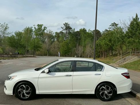 Used 2016 Honda Accord LX image 3