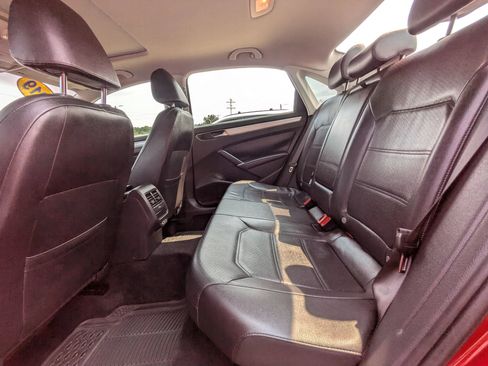 Used 2019 Volkswagen Passat 2.0T Wolfsburg w/ Wheels & Sunroof Package FWD image 10