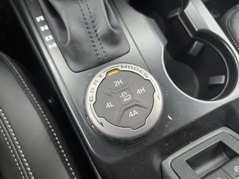 New 2026 Ford Bronco Outer Banks w/ Sasquatch Package AWD/4WD image 18