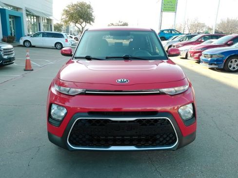 Used 2020 Kia Soul LX image 2