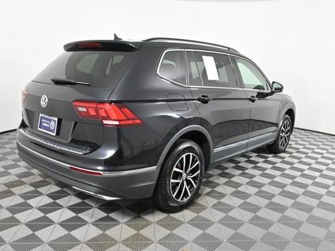 Certified 2021 Volkswagen Tiguan SE w/ Panoramic Sunroof Package image 10