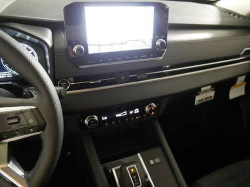 New 2025 Mitsubishi Outlander SE image 5