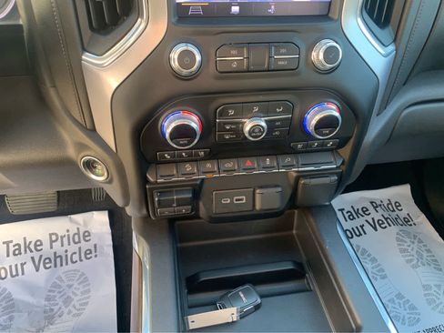 Used 2019 GMC Sierra 1500 SLT w/ SLT Premium Package image 17