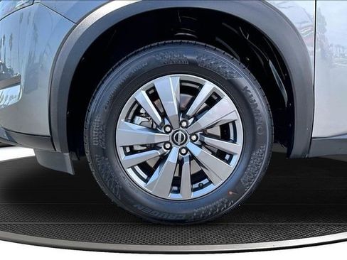 Certified 2024 Nissan Pathfinder SV FWD image 33
