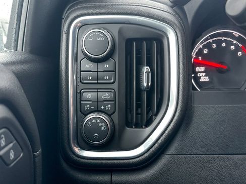 Used 2022 Chevrolet Silverado 1500 RST AWD/4WD image 35