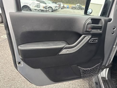 Used 2016 Jeep Wrangler Rubicon image 10