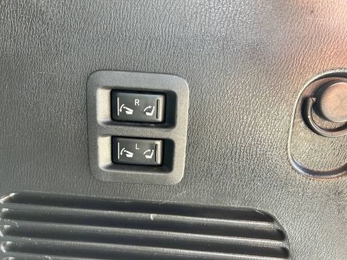 Used 2017 Nissan Armada Platinum w/ Captain Seat Package RWD image 20