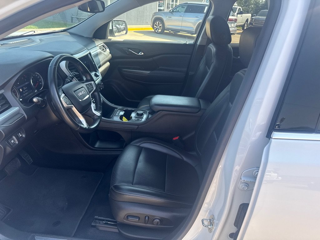 Used 2023 GMC Acadia SLT FWD image 18