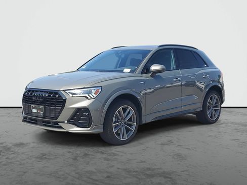 Used 2025 Audi Q3 2.0T Premium w/ Convenience Package AWD/4WD image 2