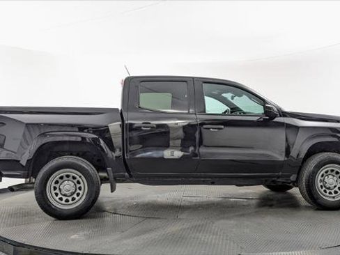 Used 2024 Chevrolet Colorado W/T RWD image 9