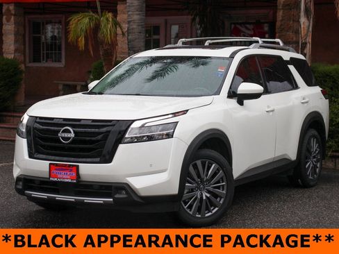 Used 2024 Nissan Pathfinder SL w/ SL Premium Package image 4