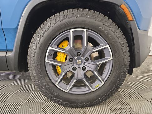Used 2023 Rivian R1S Adventure AWD/4WD image 11