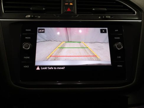 Used 2022 Volkswagen Tiguan SE image 28