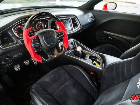 Used 2016 Dodge Challenger SRT Hellcat RWD image 3