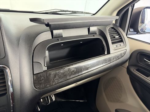 Used 2013 Dodge Grand Caravan SE image 29