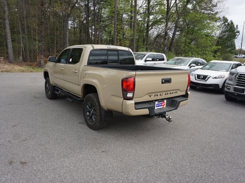 Used 2020 Toyota Tacoma SR5 w/ Technology Package image 19