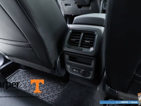 Used 2024 Volkswagen Tiguan SE w/ Panoramic Sunroof Package FWD image 38