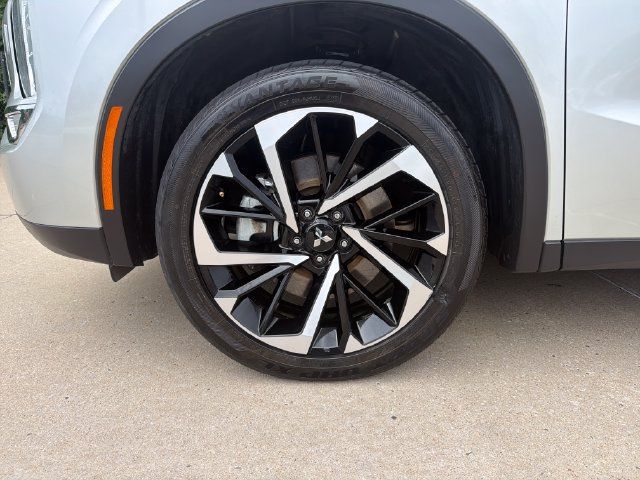 Used 2024 Mitsubishi Outlander SE AWD/4WD image 9