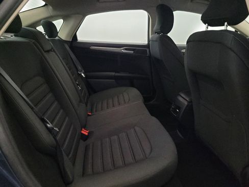 Used 2019 Ford Fusion SE FWD image 19