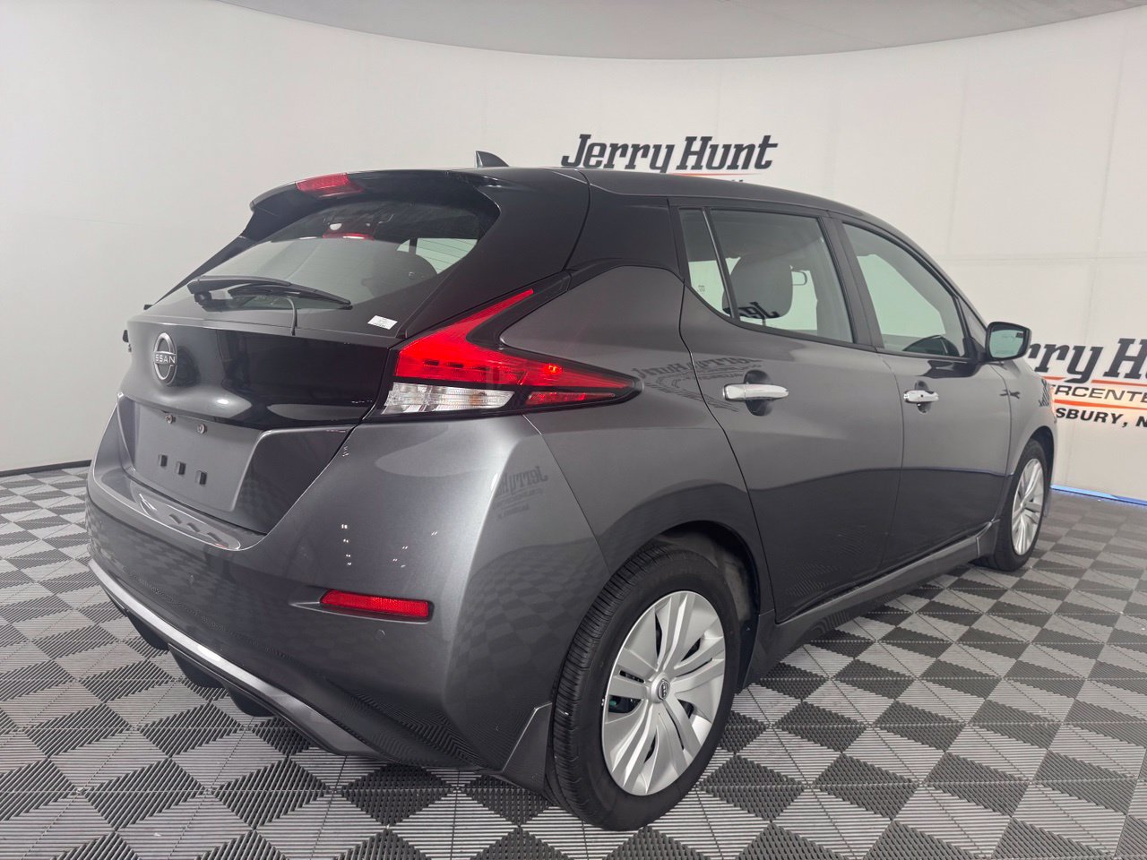 Used 2025 Nissan Leaf S FWD image 5