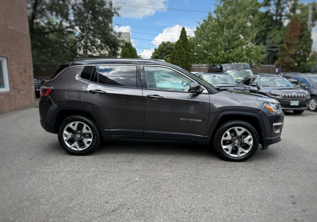 Used 2020 Jeep Compass Limited w/ Luxury Seat Group AWD/4WD image 4