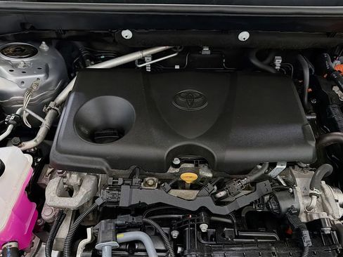 Used 2023 Toyota RAV4 LE AWD/4WD image 31