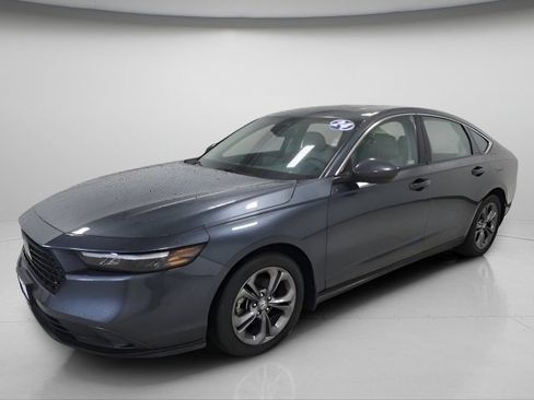 Used 2024 Honda Accord EX image 9