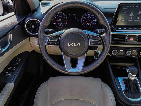 Certified 2023 Kia Forte LXS w/ LXS Technology Package FWD image 18