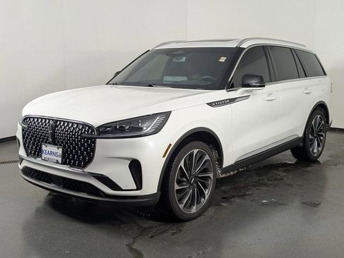 Used 2025 Lincoln Aviator Reserve w/ Equipment Group 201A image 4