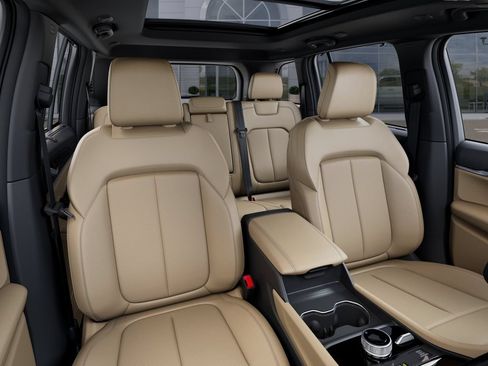 New 2025 Jeep Grand Cherokee Limited w/ Luxury Tech Group II AWD/4WD image 17