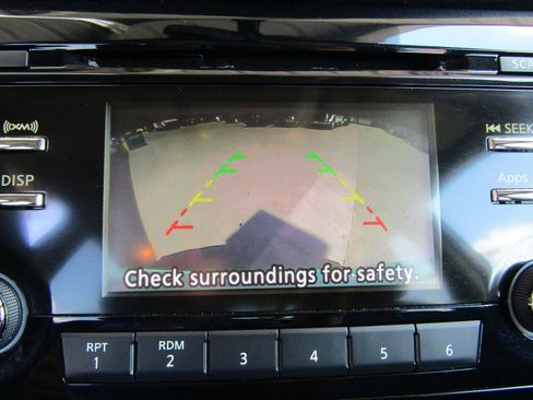 Used 2016 Nissan Rogue SV w/ SV Moonroof Package FWD image 18