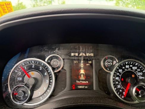 Used 2019 RAM 1500 Big Horn AWD/4WD image 9