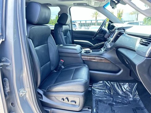 Used 2017 Chevrolet Suburban LT w/ Luxury Package AWD/4WD image 17