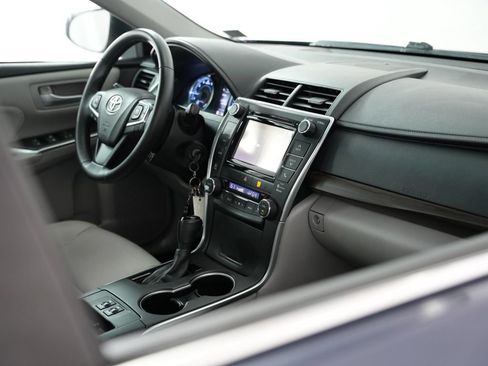 Used 2017 Toyota Camry SE FWD image 52