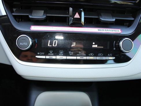 Used 2024 Toyota Corolla LE image 19