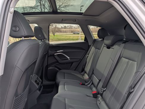 New 2026 Audi Q5 Premium image 6