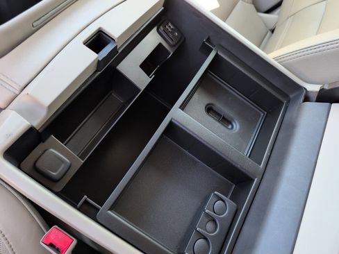 Used 2015 GMC Yukon XL Denali w/ Premium Package image 29